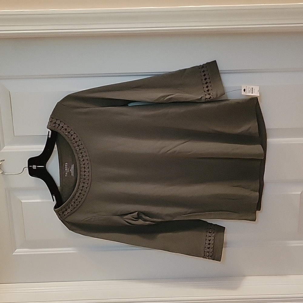 Talbots olive green cotton 3/4 sleeve detailing on sleeve and front/back Pet Sm